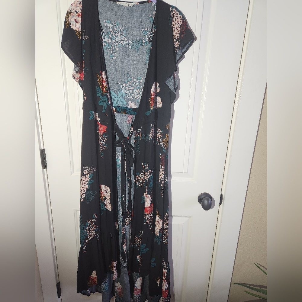 Black topper, size S/M, black floral multi color.